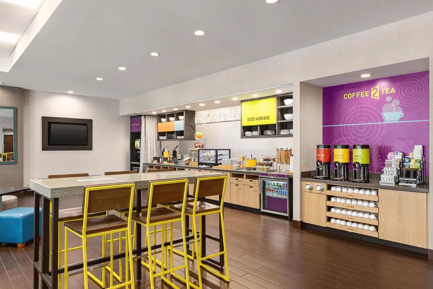 Home2 Suites by Hilton New York Long Island City/ Manhattan View, NY Bar