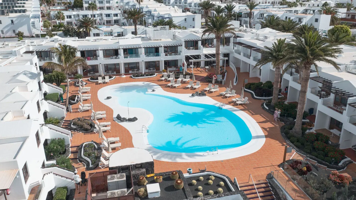 R2 Bahía Kontiki Beach Aparthotel OUTDOOR_POOL