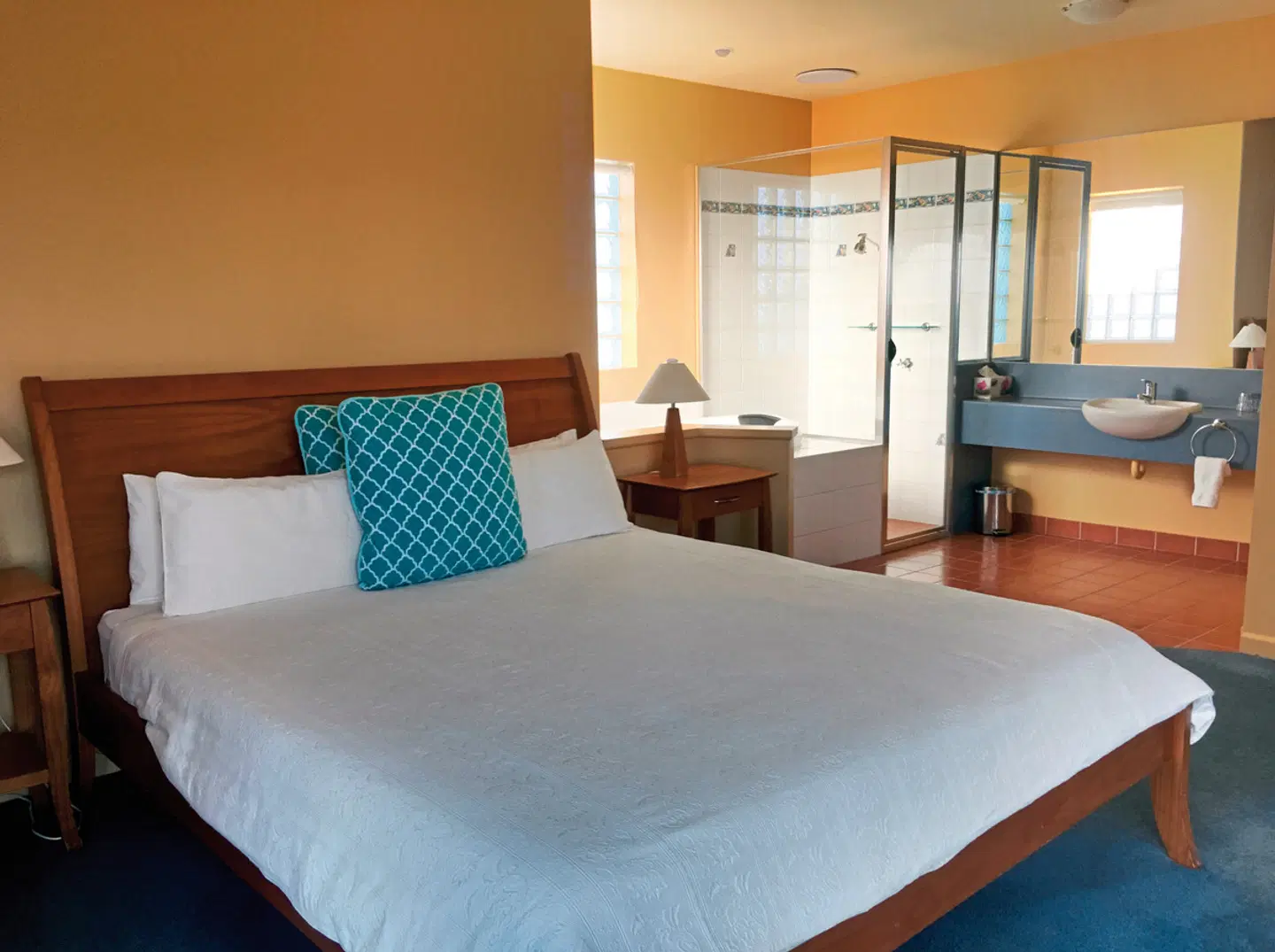 Waves Port Campbell ROOM_EXAMPLE