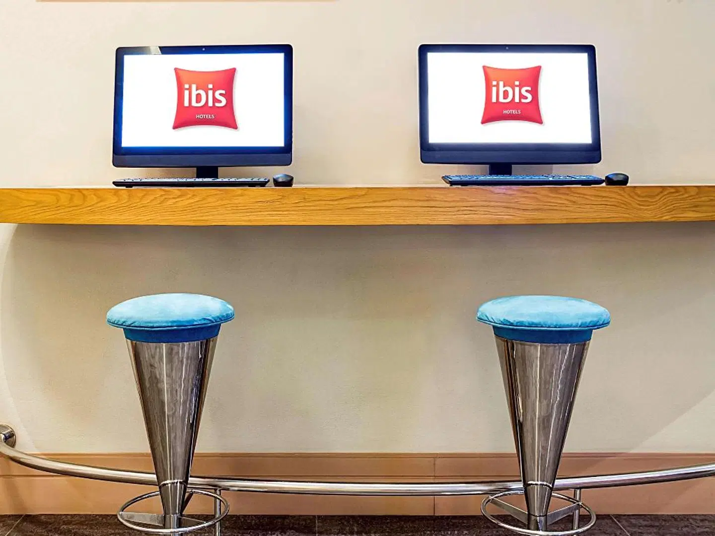 ibis Mall Avenue Dubai Bar