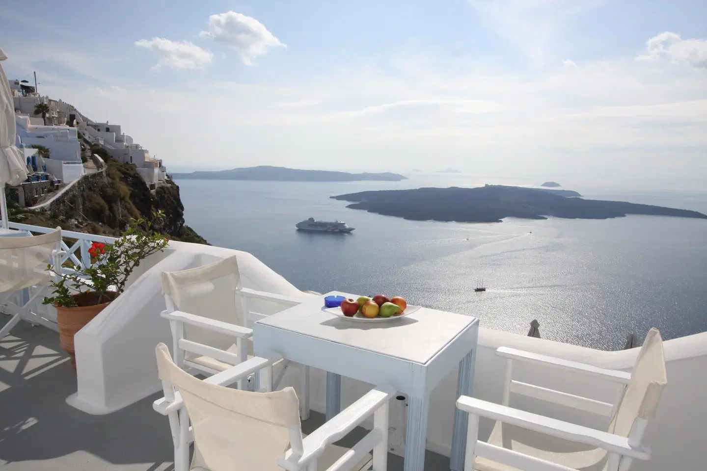 Manos Small World Terrasse