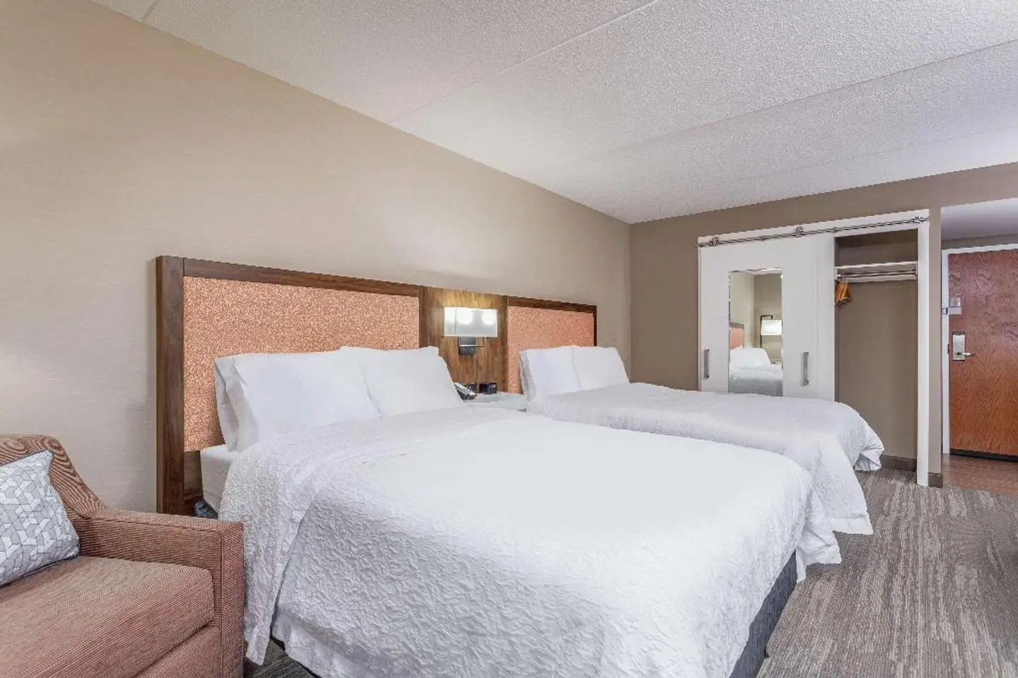 Hampton Inn Harrisburg-East (Hershey Area) ROOM_EXAMPLE