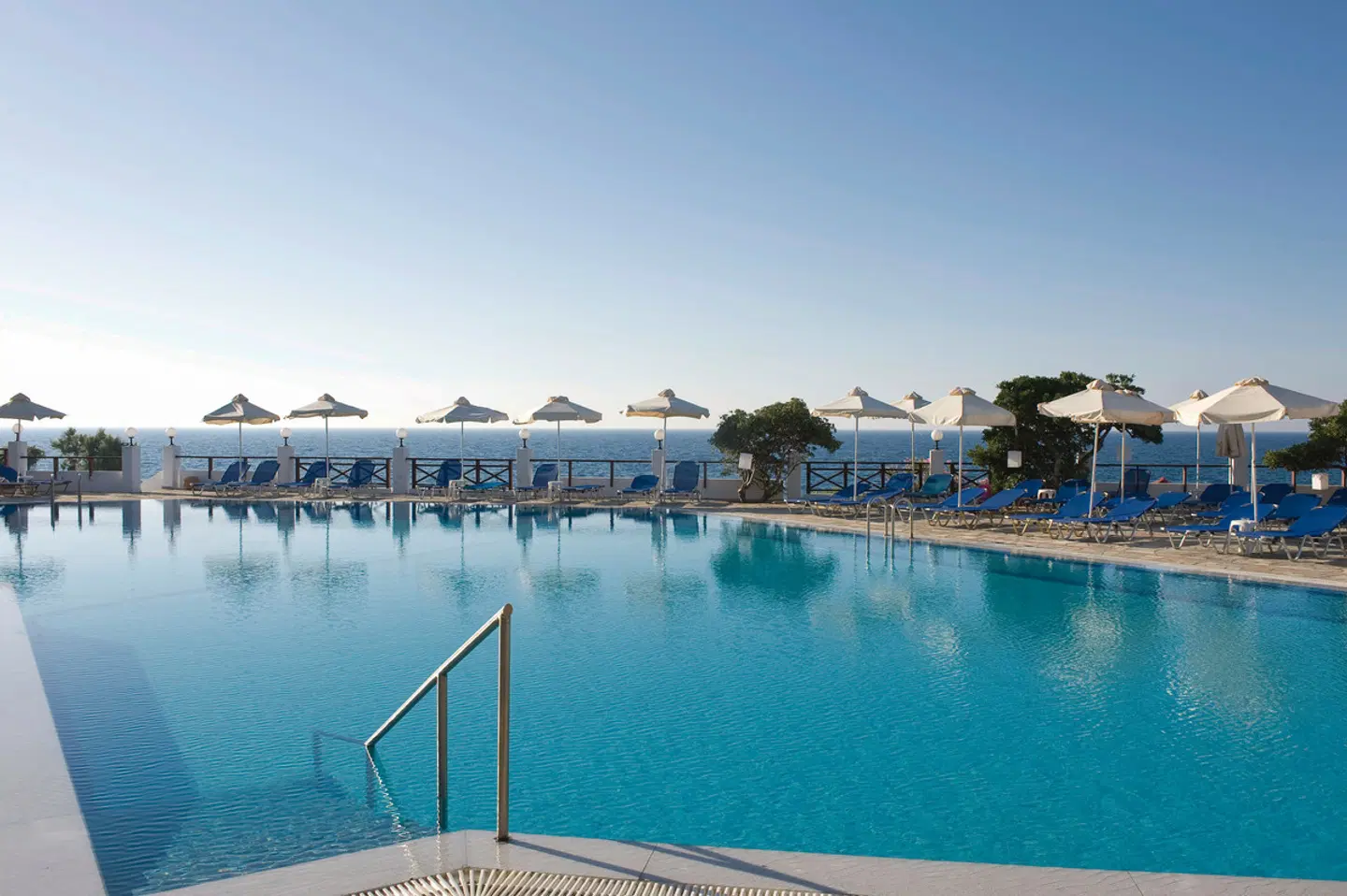 Maritimo Beach OUTDOOR_POOL