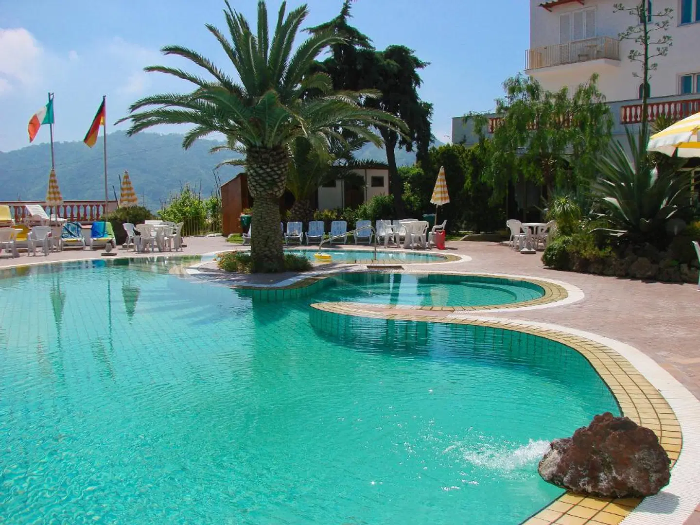 Internazionale OUTDOOR_POOL