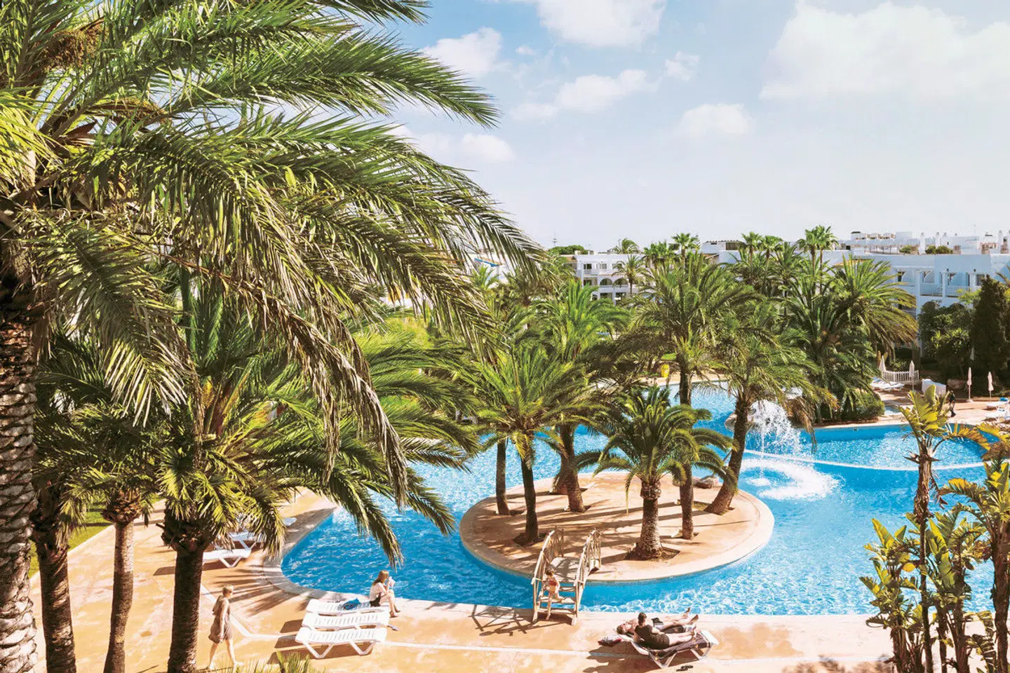 Calimera Fido Gardens OUTDOOR_POOL