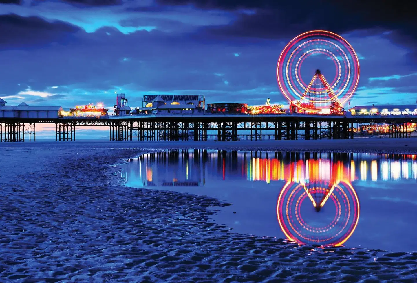 Albert Luxury Hottub and Jacuzzi Apartments OUTDOOR_POOL