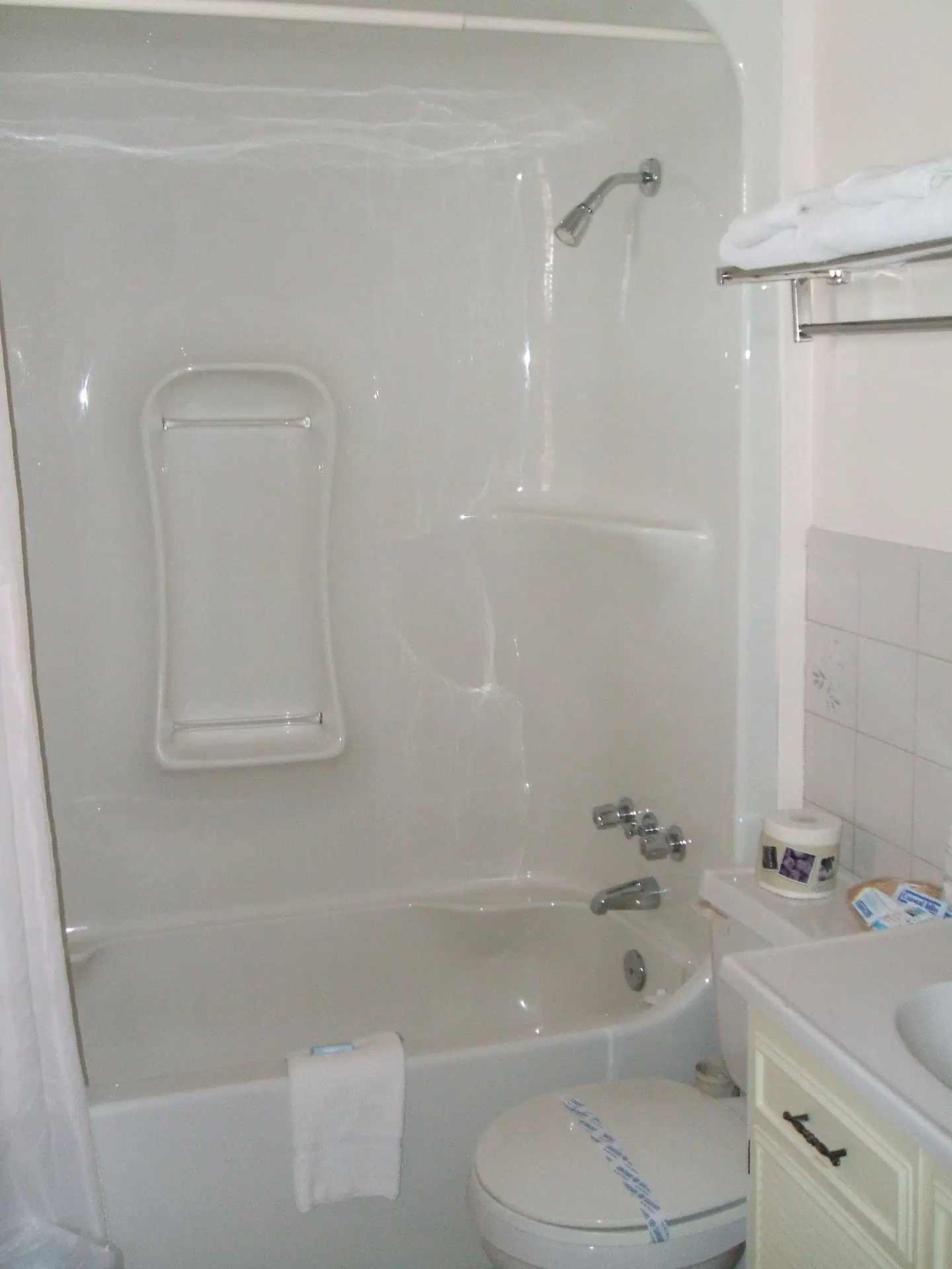 Coastal Inn Digby Badezimmer