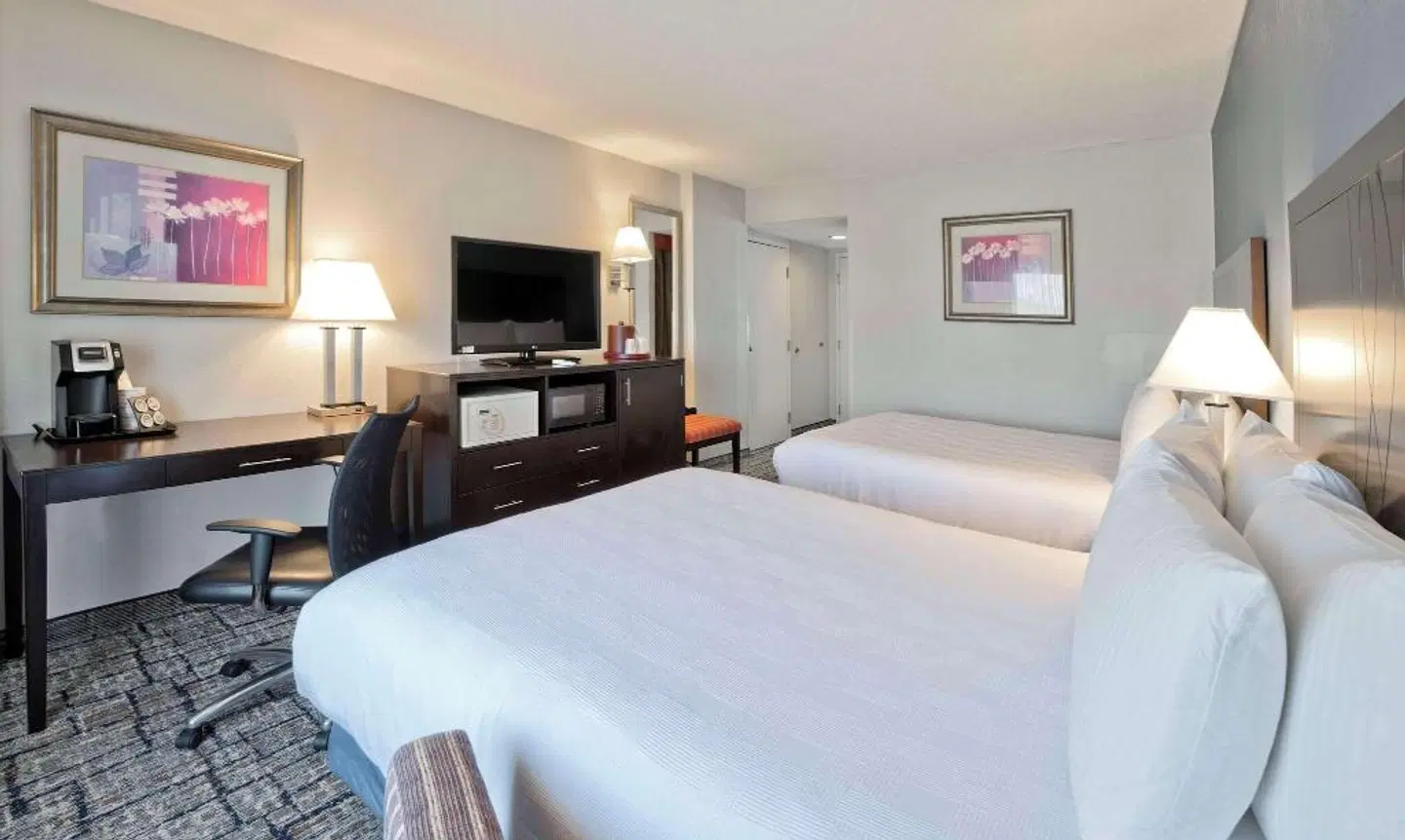 Best Western Plus Hotel & Conference Center ROOM_EXAMPLE