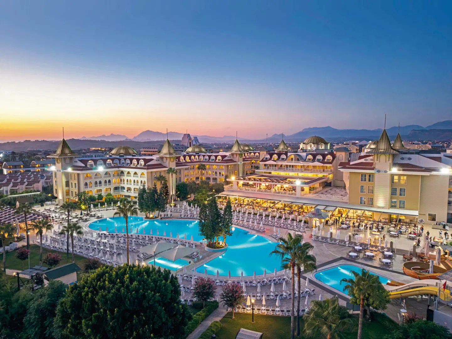 Side Star Resort EXTERIOR