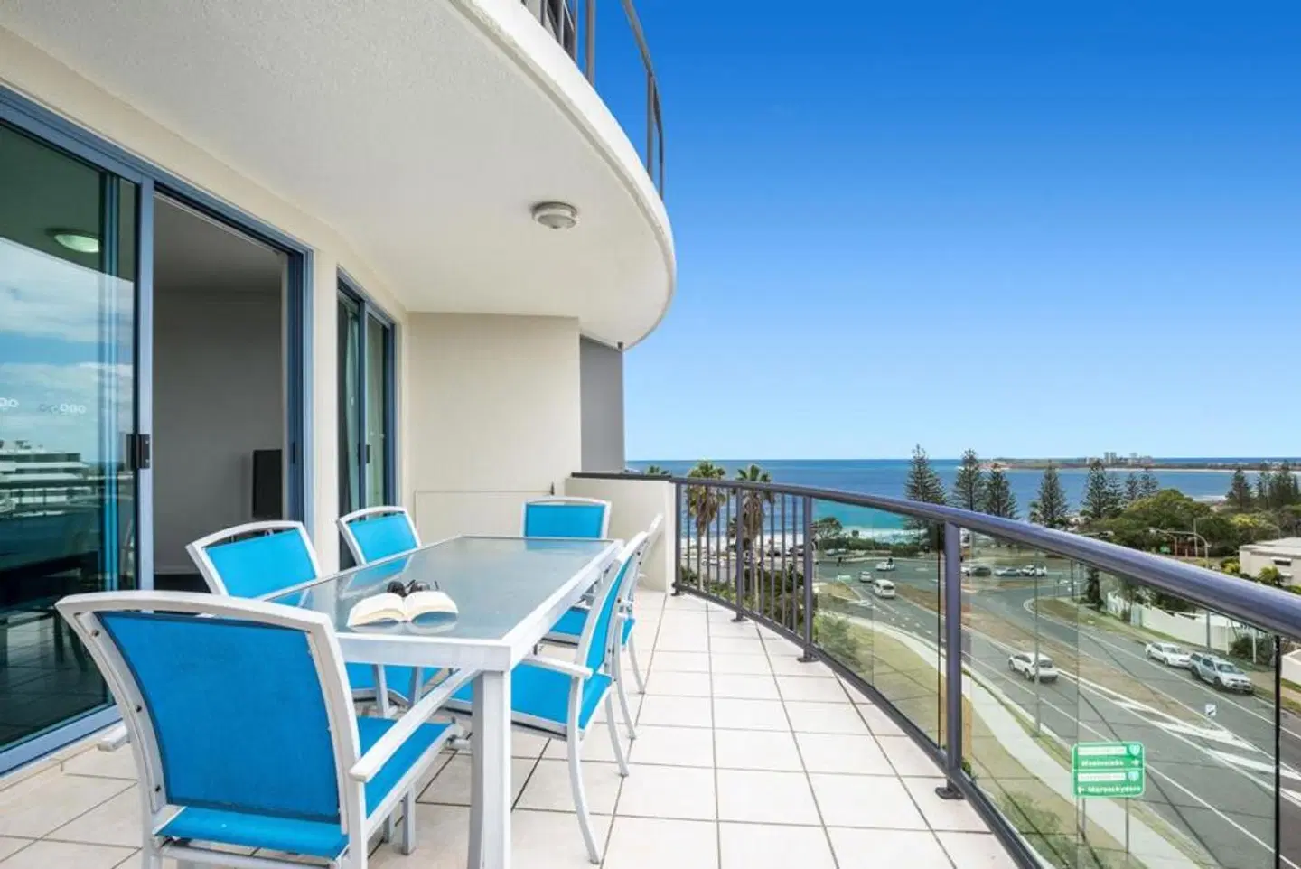 Alexandra on the Pacific Terrasse