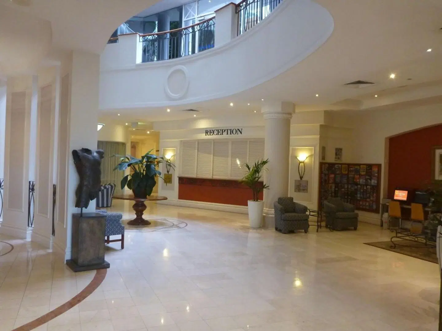 Broadbeach Holiday Apartments LOUNGE_LOBBY