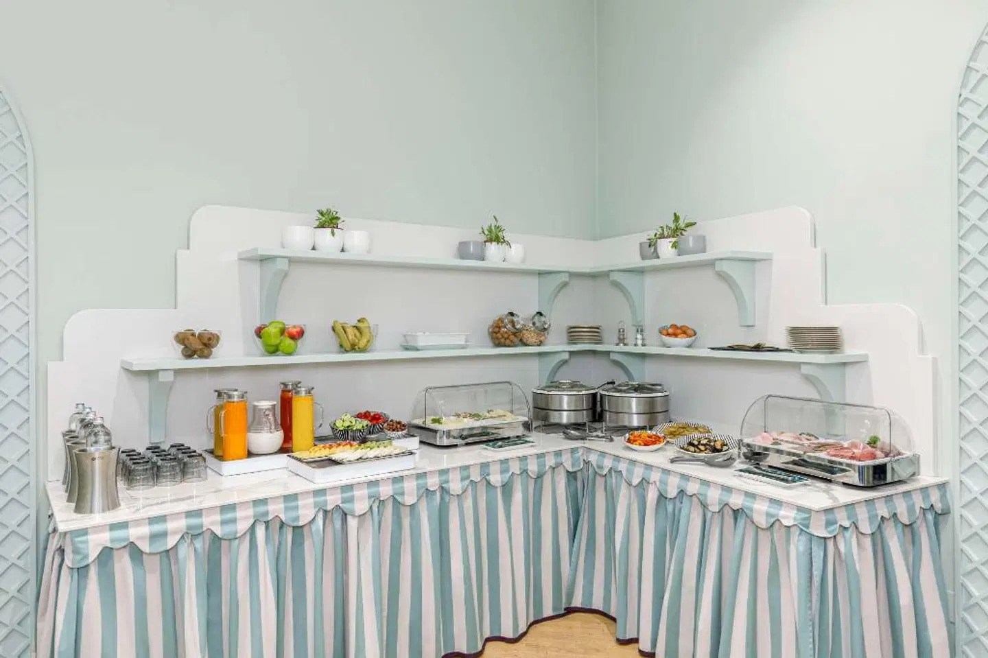 Room Mate Isabella MODEL_IMPRESSION