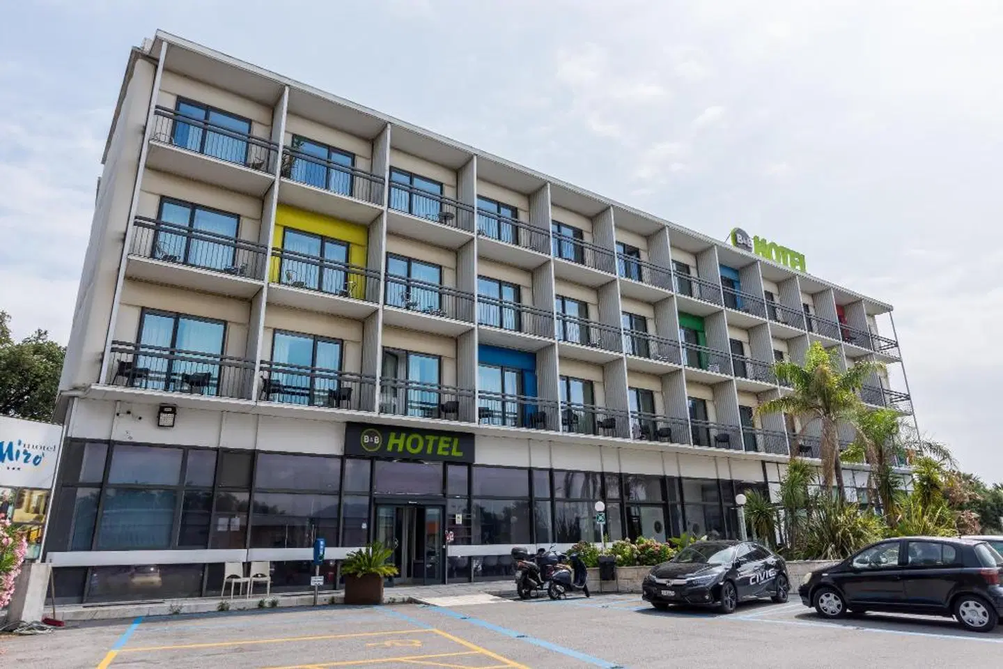 B&B Hotel Savona EXTERIOR