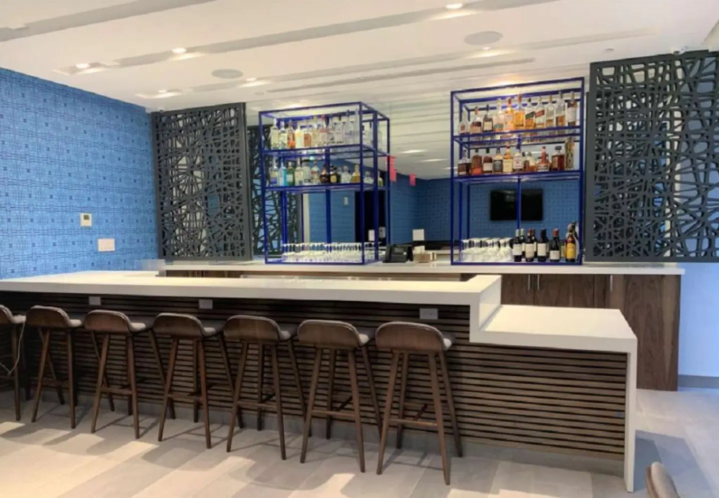 Best Western Premier Empire State Hotel Bar