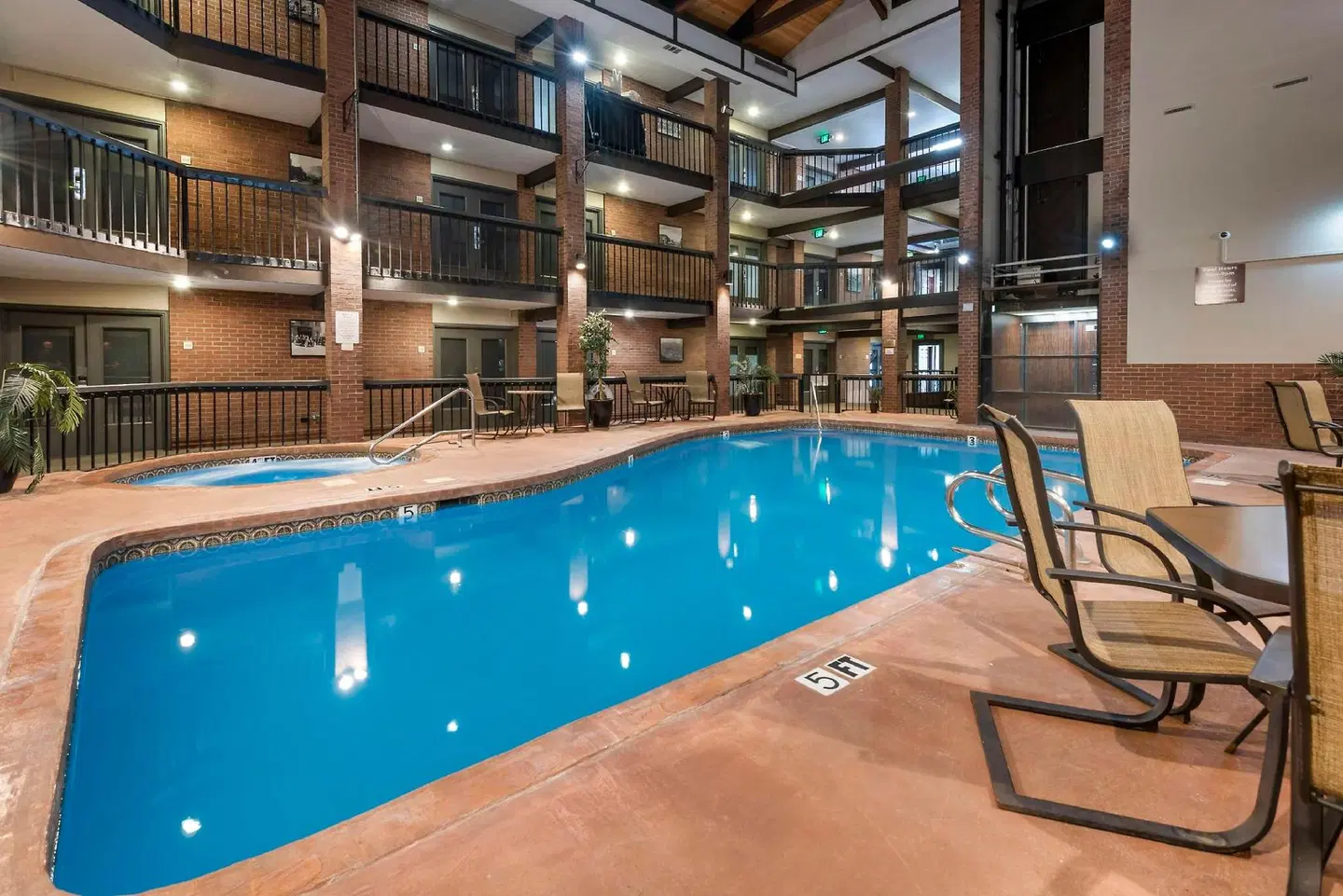 Best Western PLUS Rio Grande Inn Hallenbad