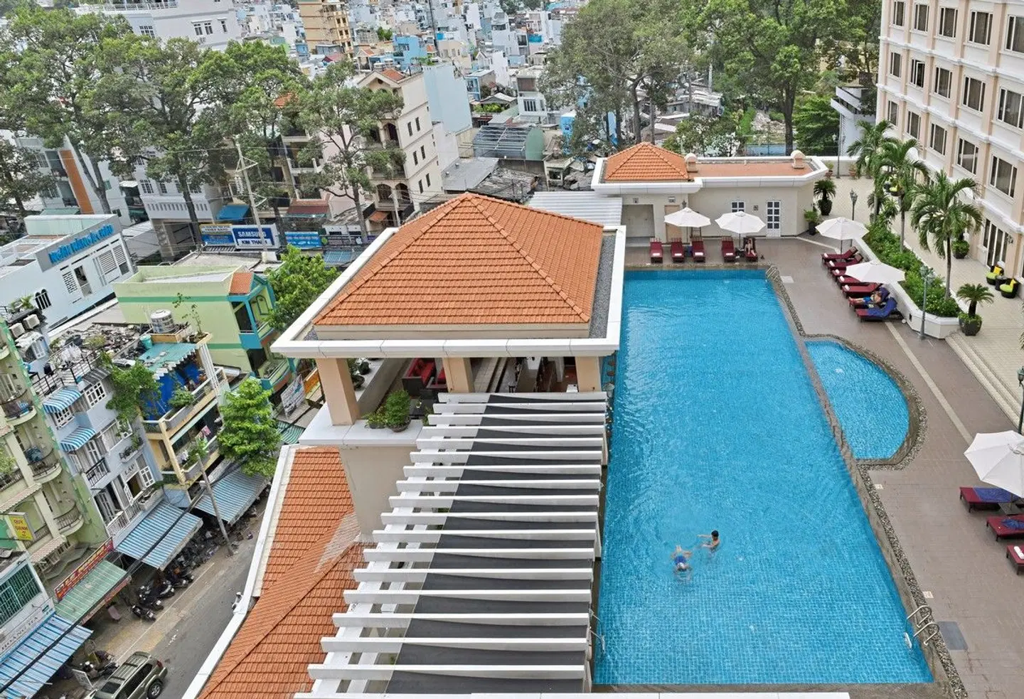 Equatorial Ho Chi Minh City OUTDOOR_POOL
