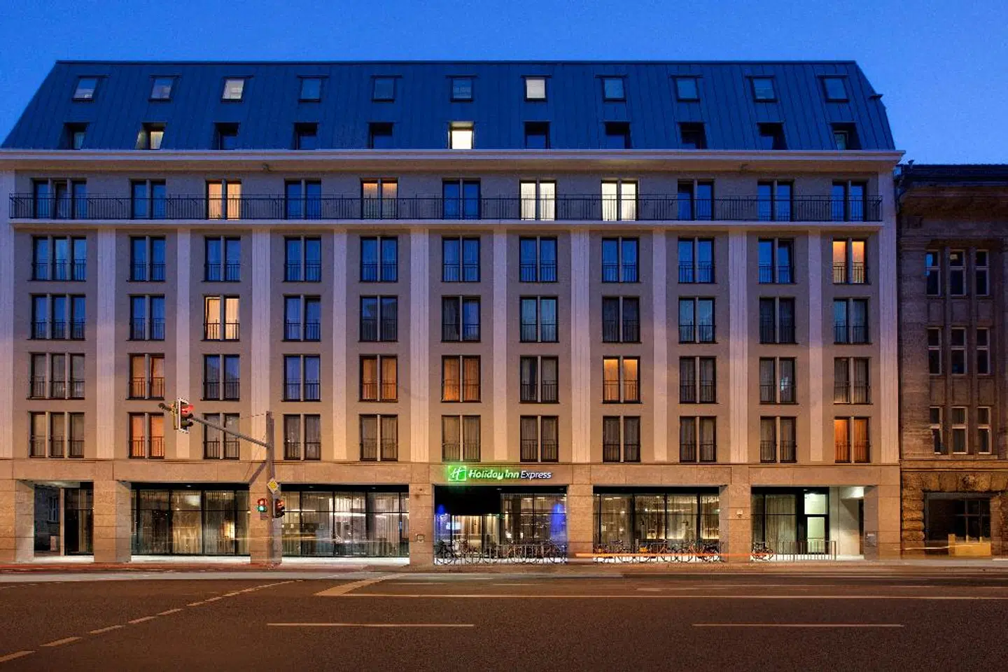 Holiday Inn Express Berlin - Alexanderplatz EXTERIOR