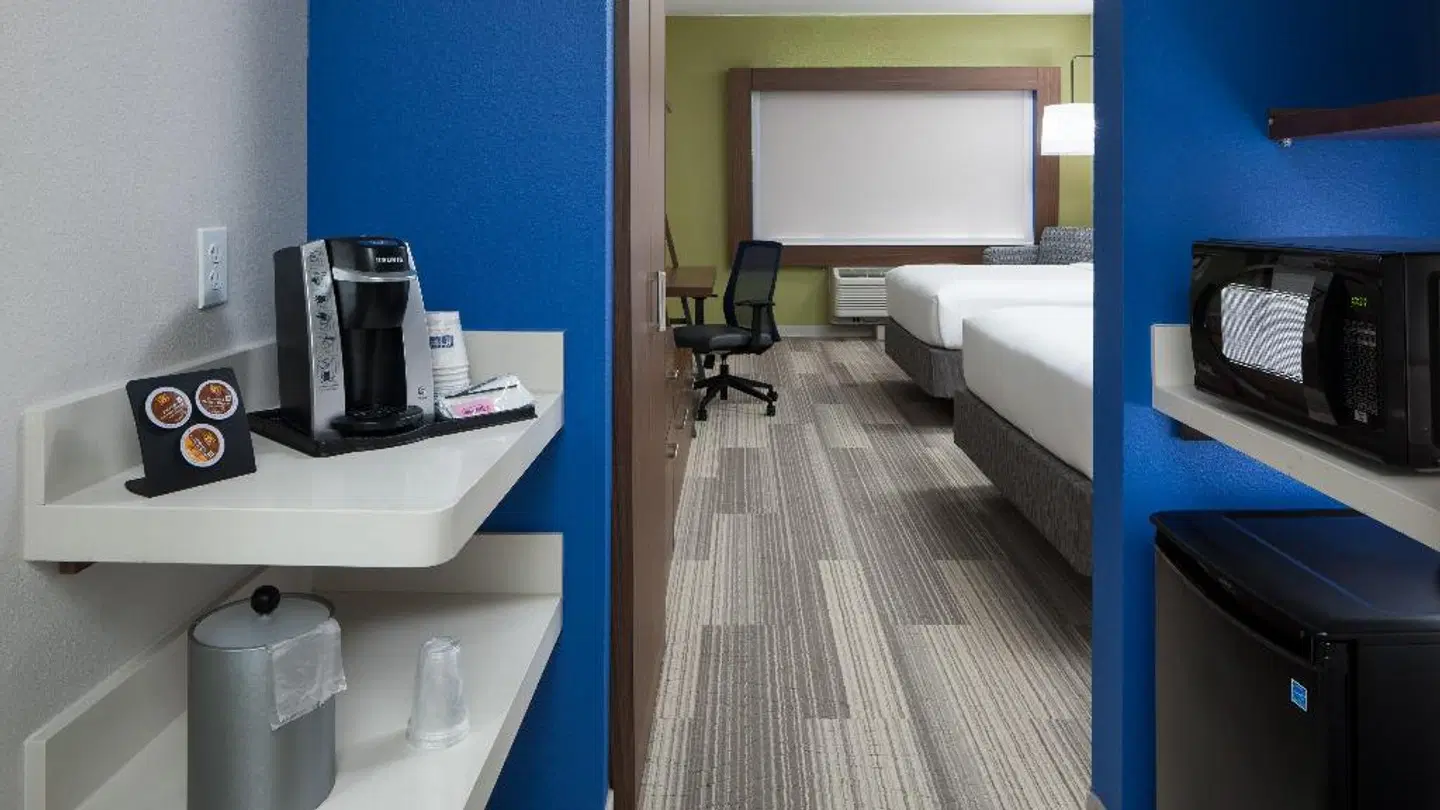 Holiday Inn Express & Suites Orlando At Seaworld ROOM_EXAMPLE