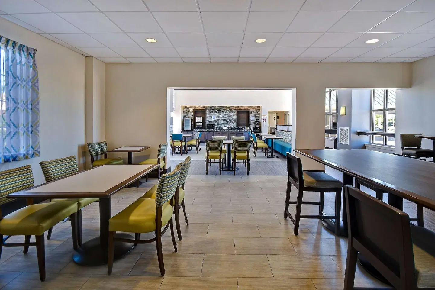 Best Western Plus - King of Prussia Bar