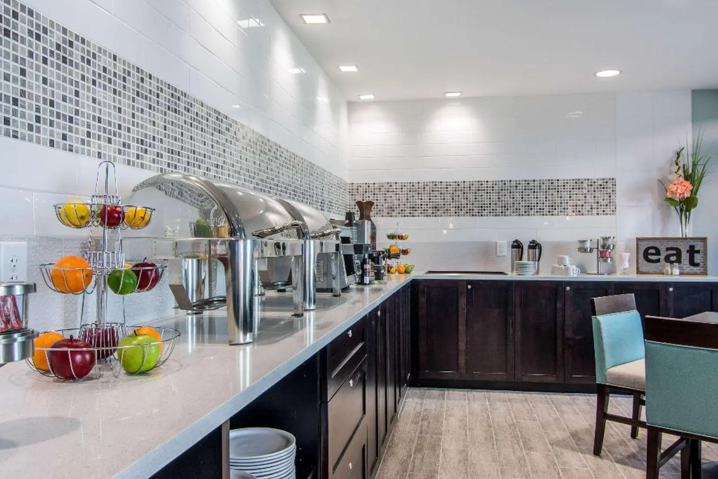 Clarion Inn & Suites Atlanta Downtown Bar