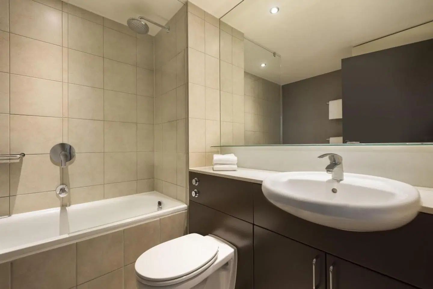 Adina Apartment Hotel Copenhagen Badezimmer