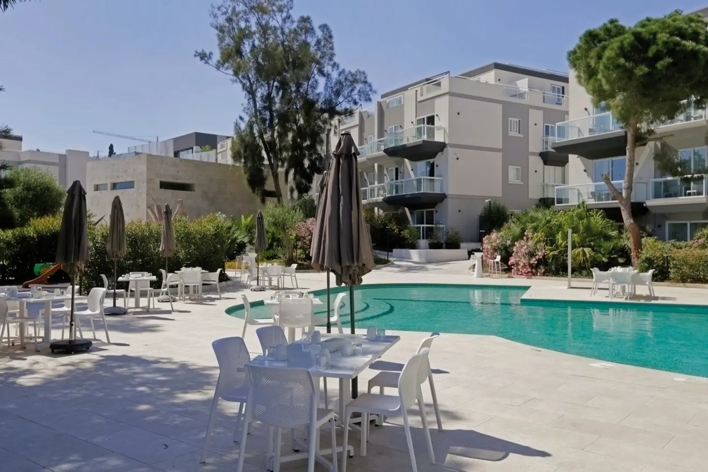 Urban Valley Resort & Spa OUTDOOR_POOL