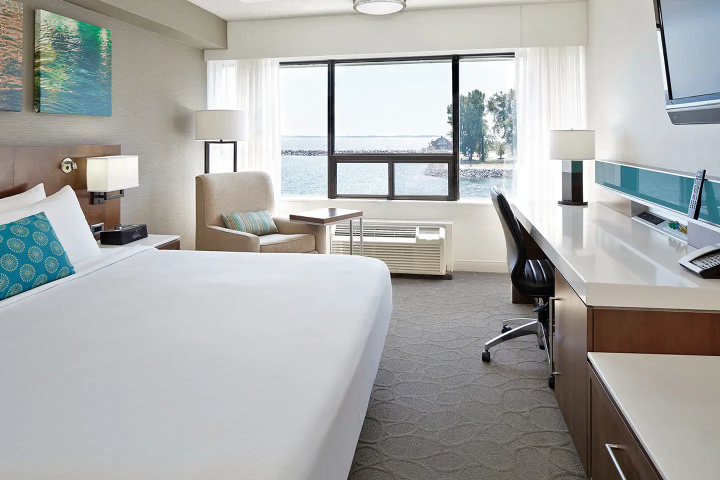 Delta Hotels by Marriott Kingston Waterfront ROOM_EXAMPLE