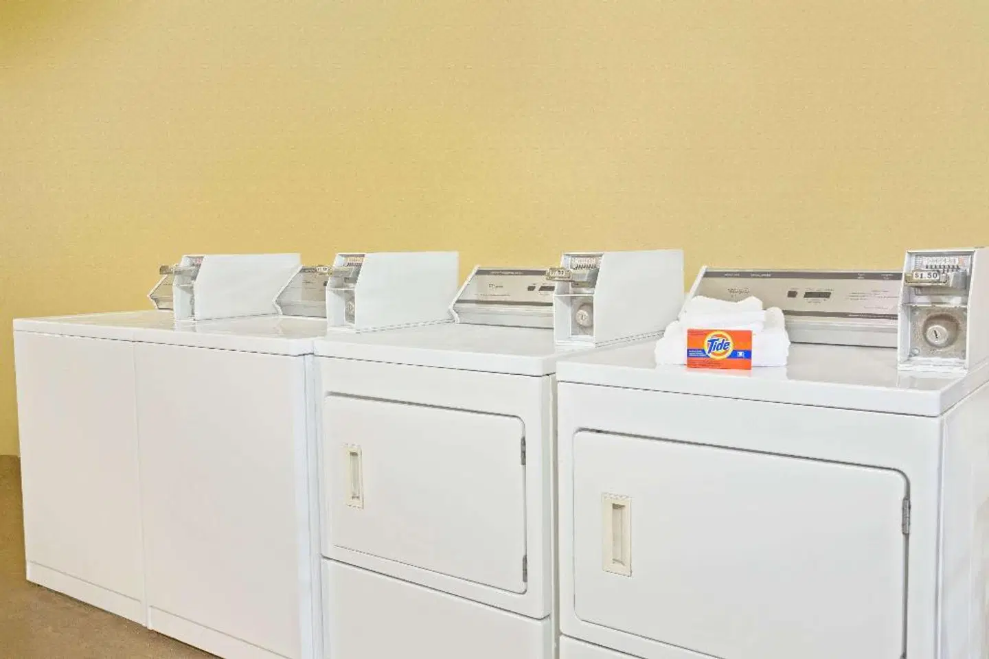 Days Inn by Wyndham Orlando Airport Florida Mall ROOM_EXAMPLE