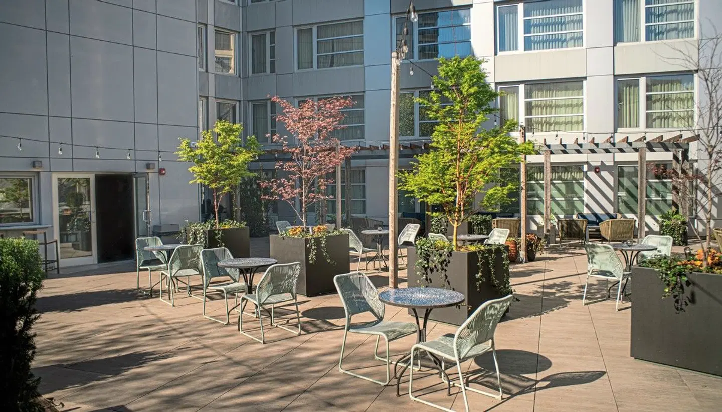 The Tillary Hotel Terrasse