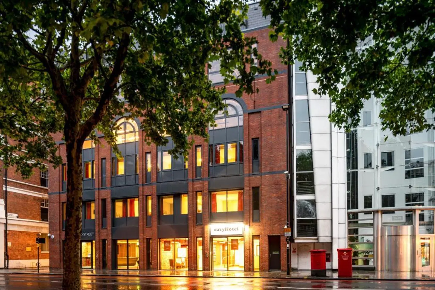 easyHotel London City Shoreditch EXTERIOR