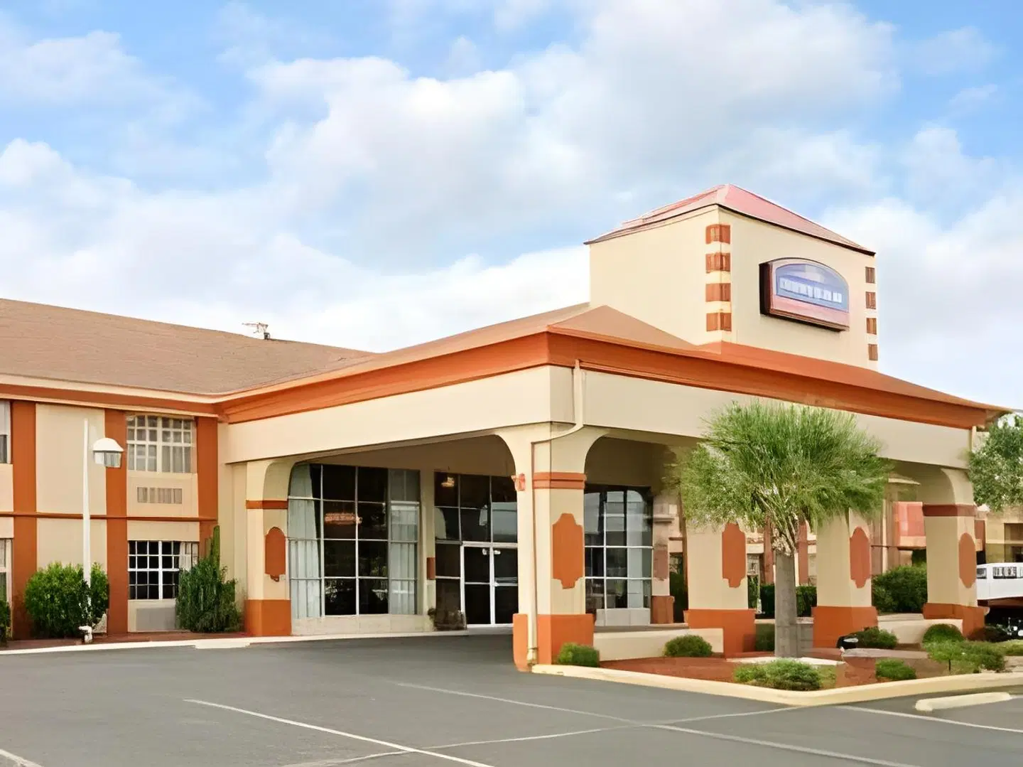 Howard Johnson by Wyndham Florence EXTERIOR