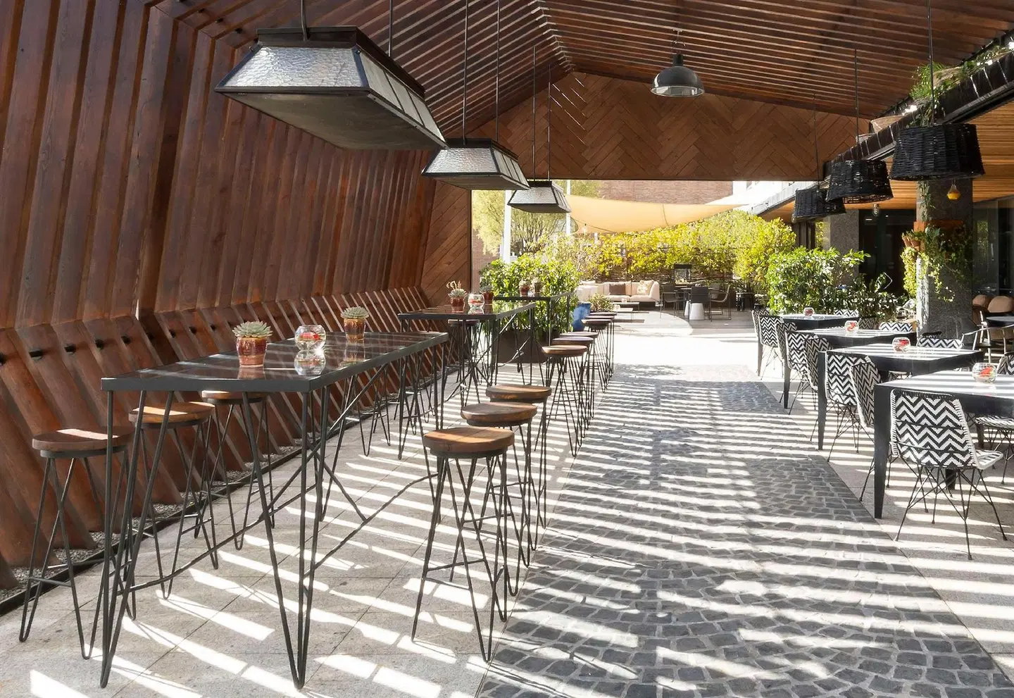 NH Madrid Ventas Bar