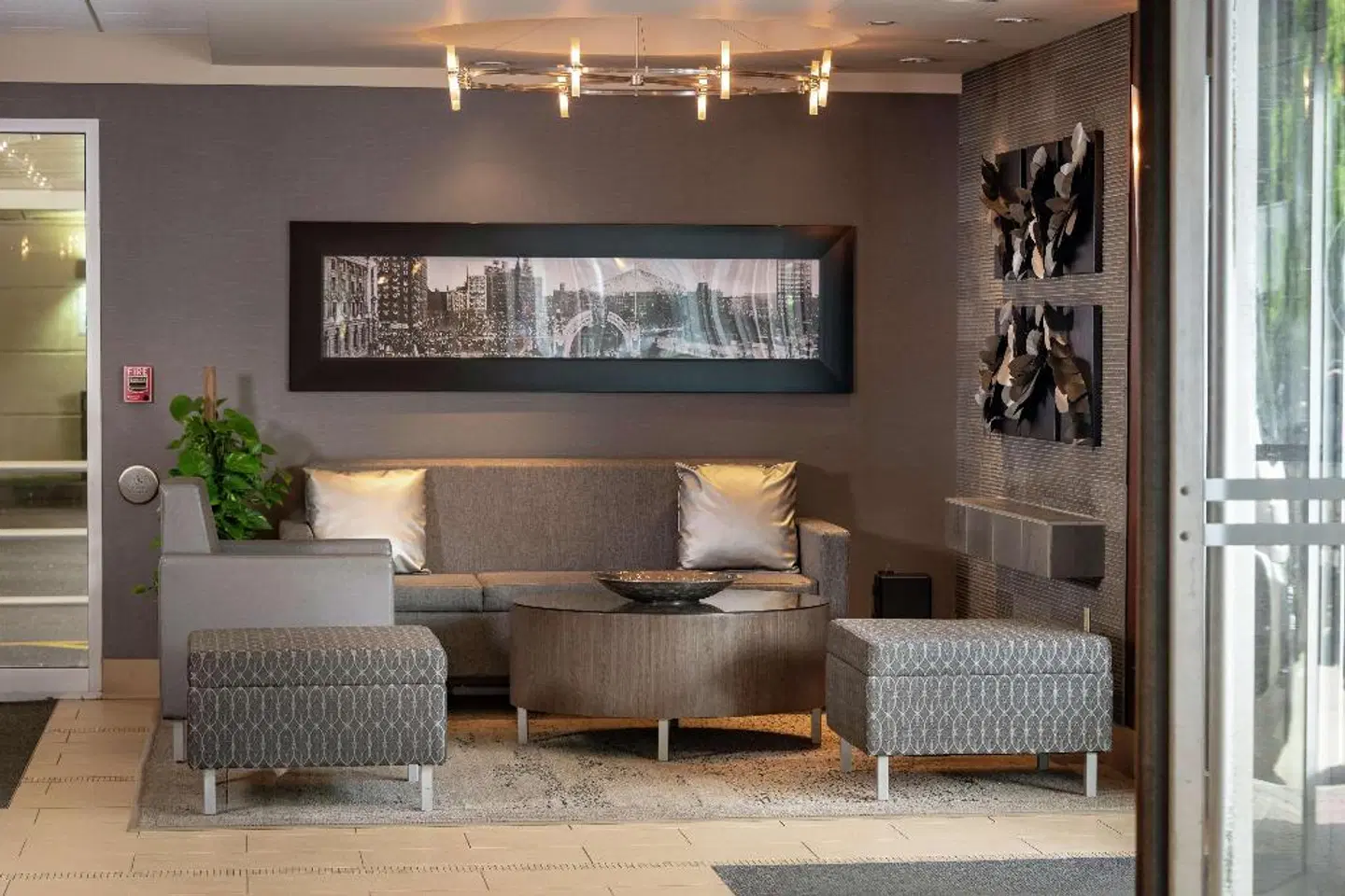 DoubleTree by Hilton Cleveland/Downtown Lakeside LOUNGE_LOBBY