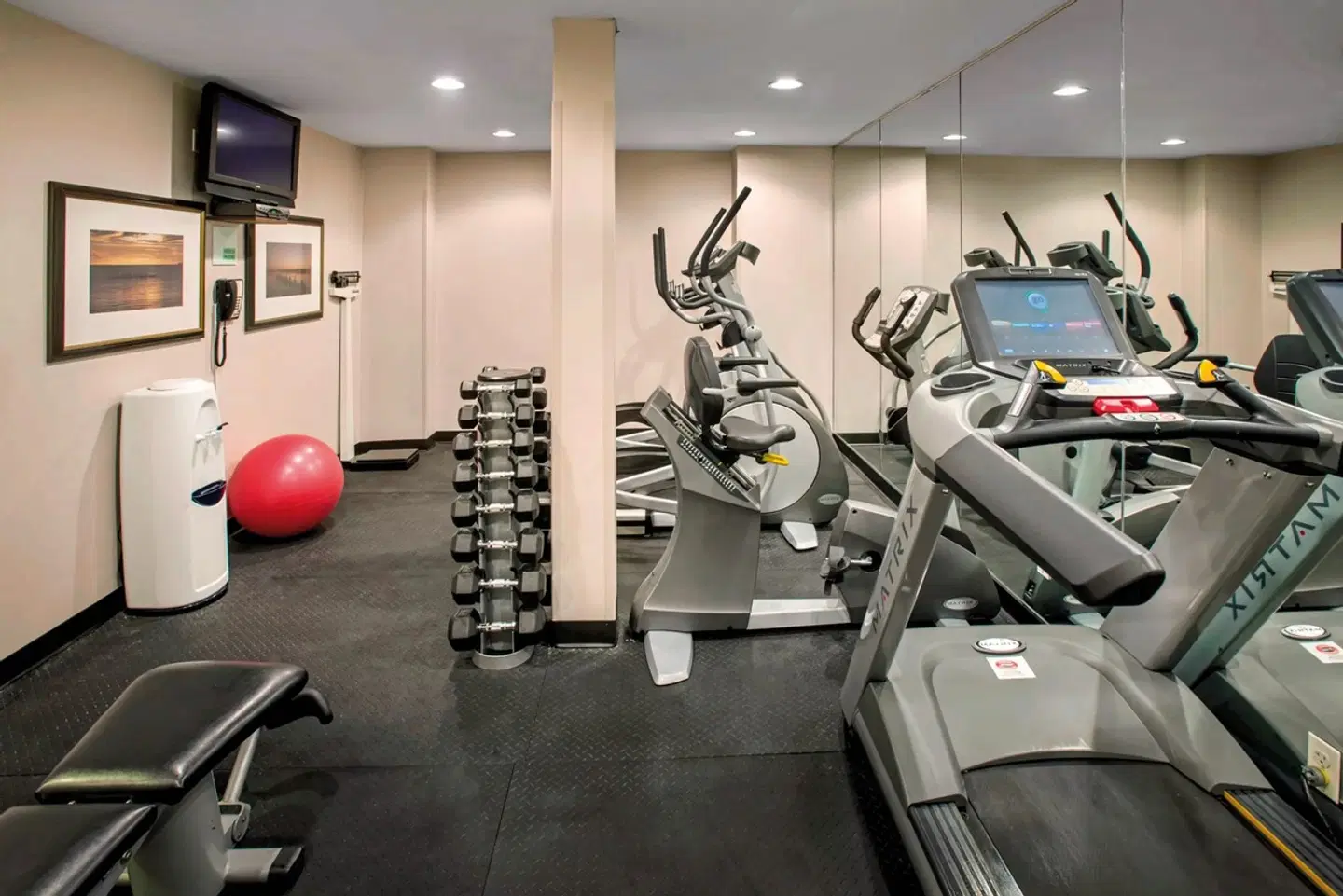 Holiday Inn Manhattan 6th Ave - Chelsea SPORTS_AND_LEISURE
