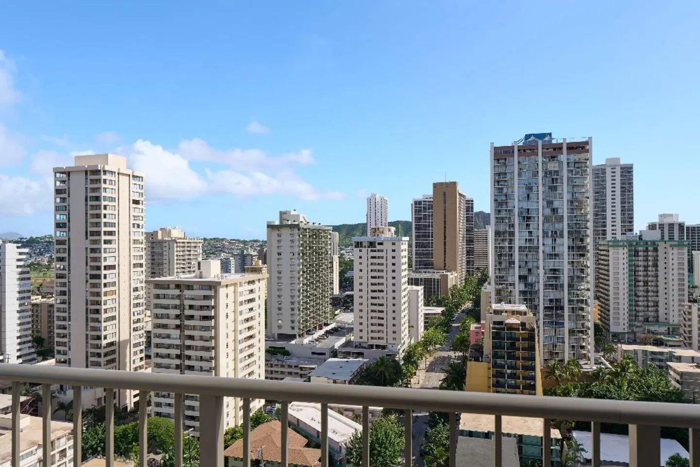 OUTRIGGER Waik'k' Paradise Hotel Terrasse