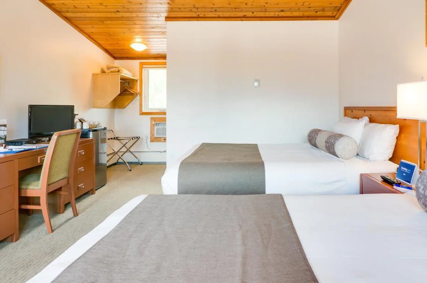 Canmore Rocky Mountain Ski Lodge ROOM_EXAMPLE