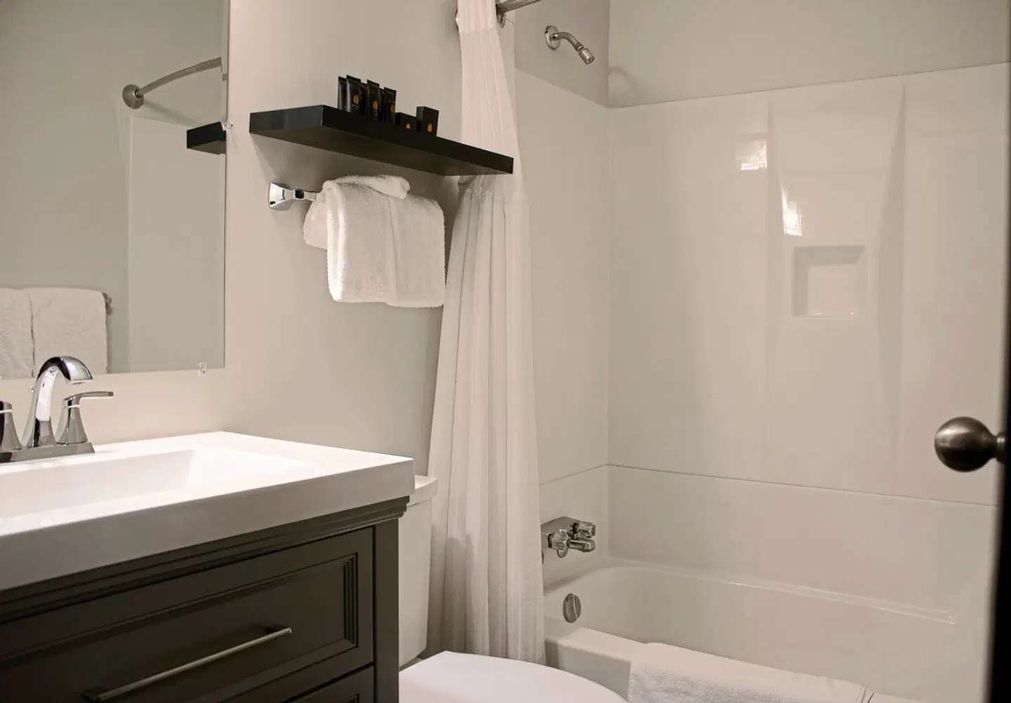 Midnight Sun Hotel Badezimmer