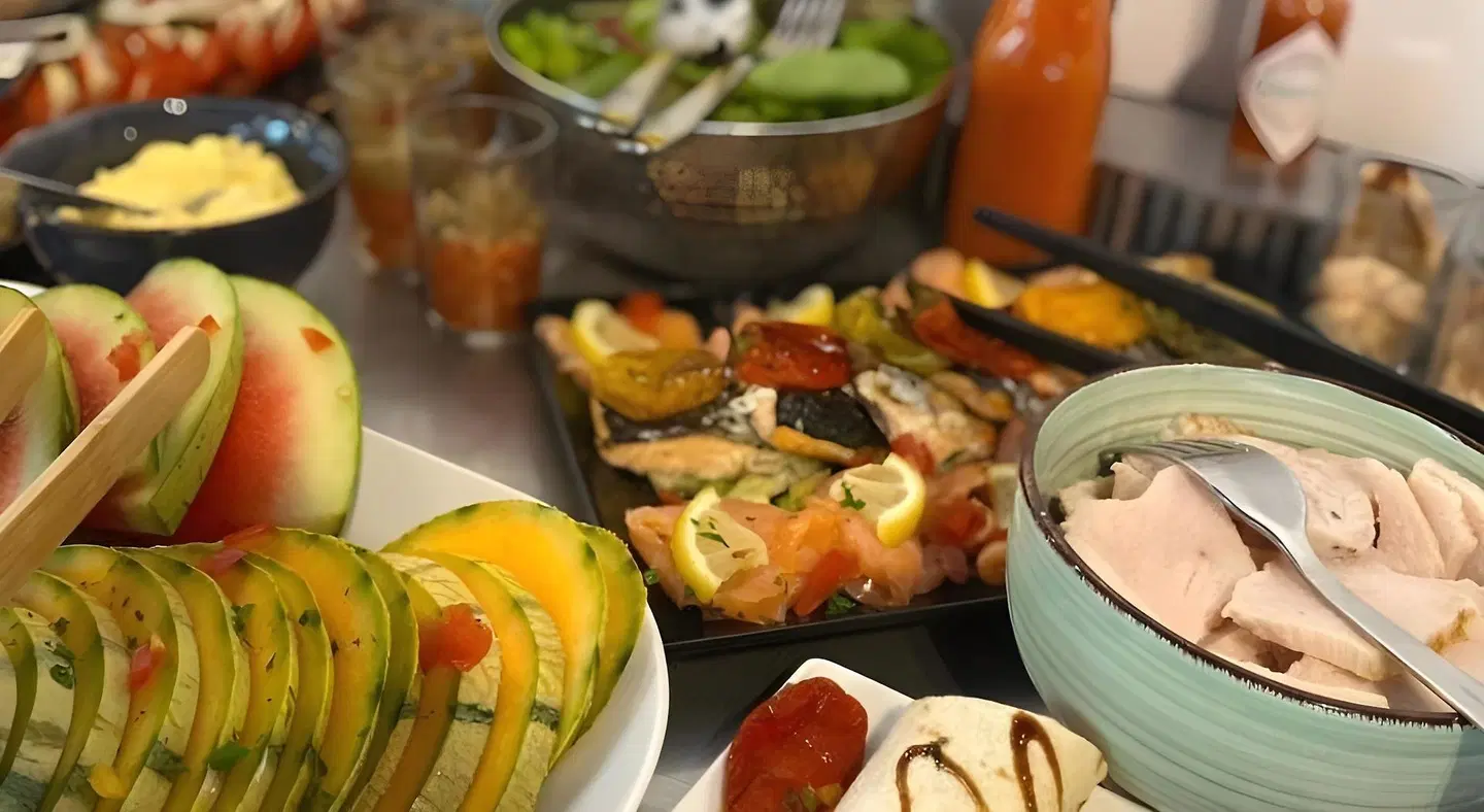 Standing Hotel Suites by Actisource Restaurant