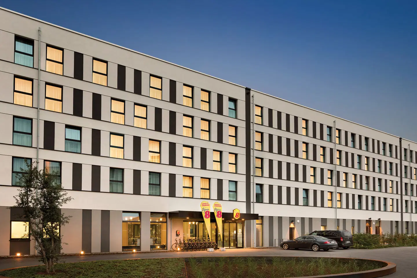 Super 8 by Wyndham Freiburg EXTERIOR