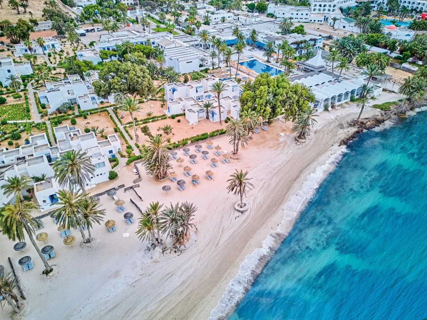 Hari Club Beach Resort OUTDOOR_POOL