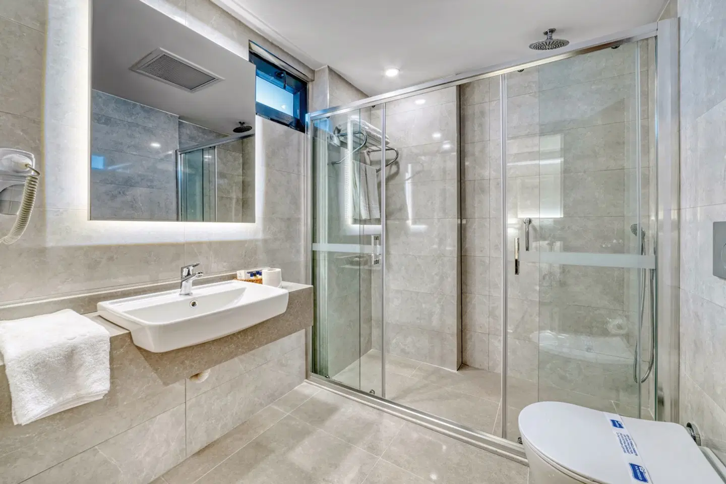 Kahya Hotel Badezimmer