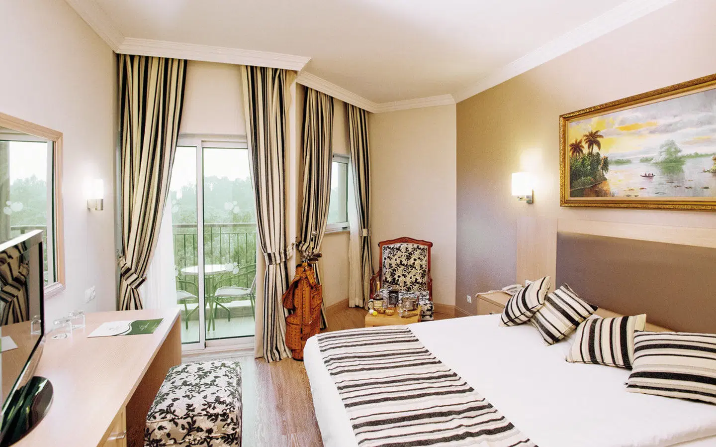 Crystal Tat Beach Pearl Collection ROOM_EXAMPLE