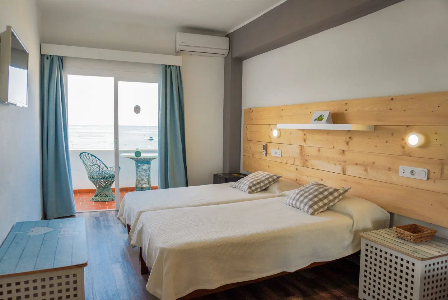 Maria Eugenia ROOM_EXAMPLE