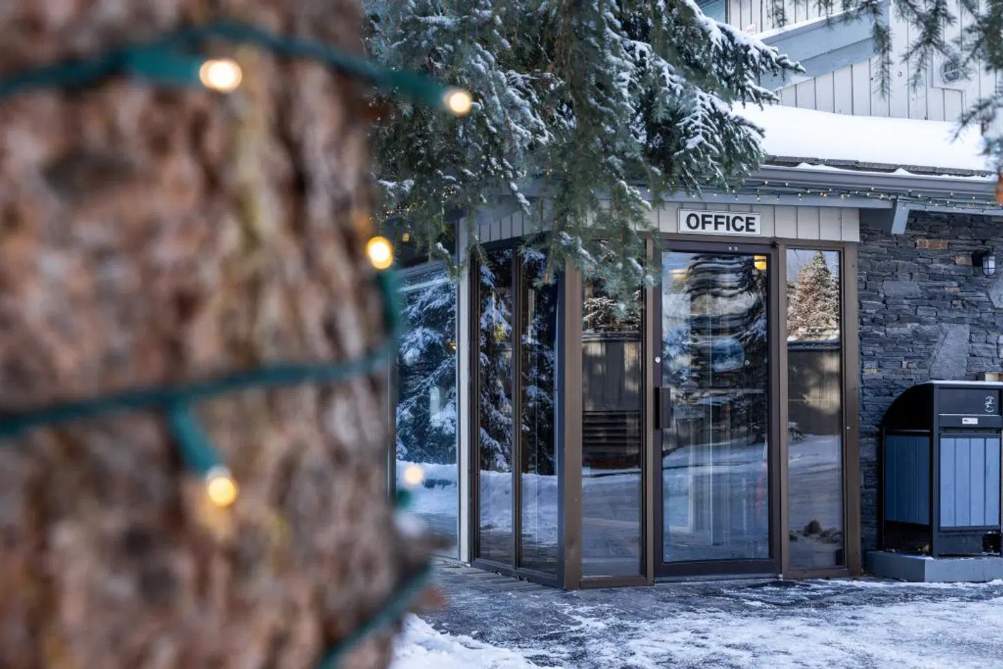 Tunnel Mountain Resort EXTERIOR