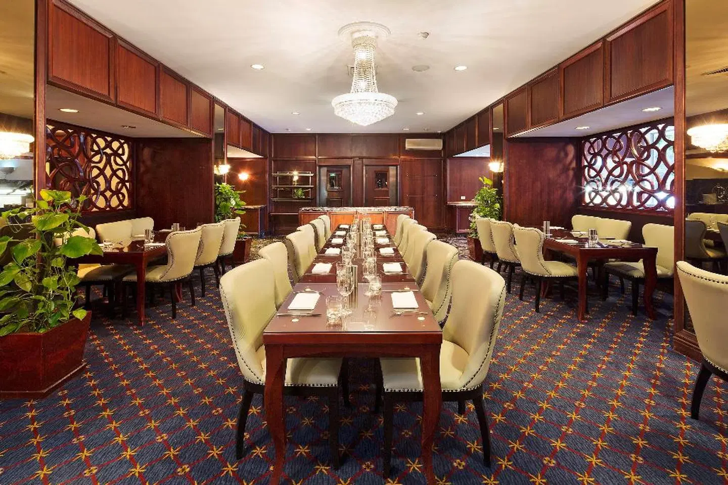 Royal On The Park Restaurant