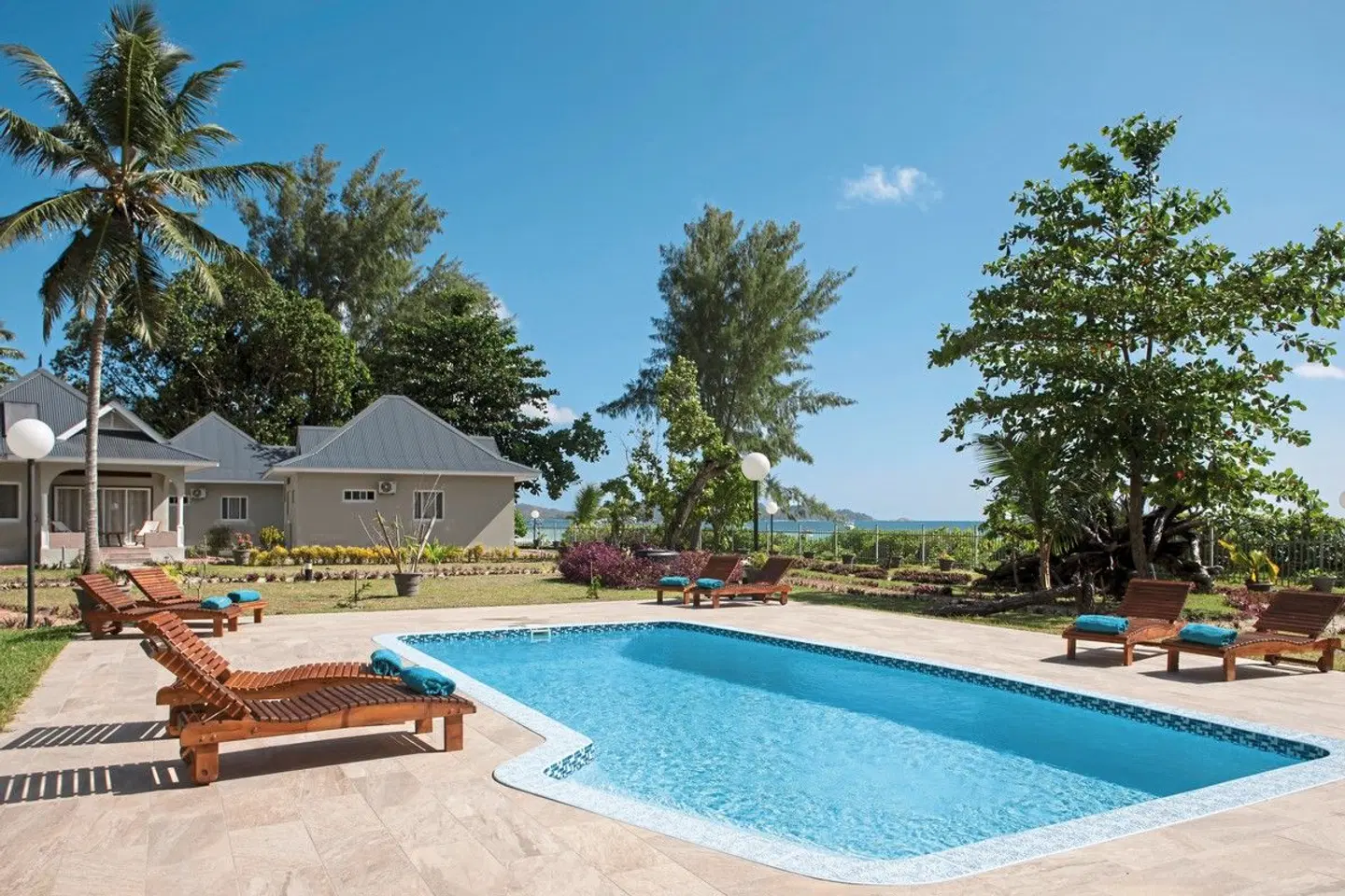 Cote d'Or Footprints OUTDOOR_POOL