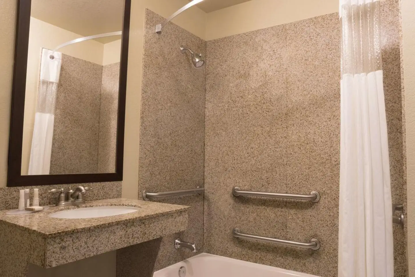 Best Western Houston Bush Intercontinental Airport Inn Badezimmer