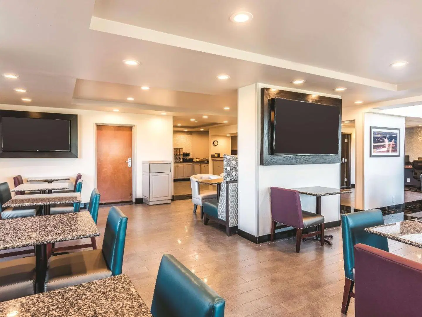 La Quinta Inn & Suites by Wyndham Colorado Springs North LOUNGE_LOBBY