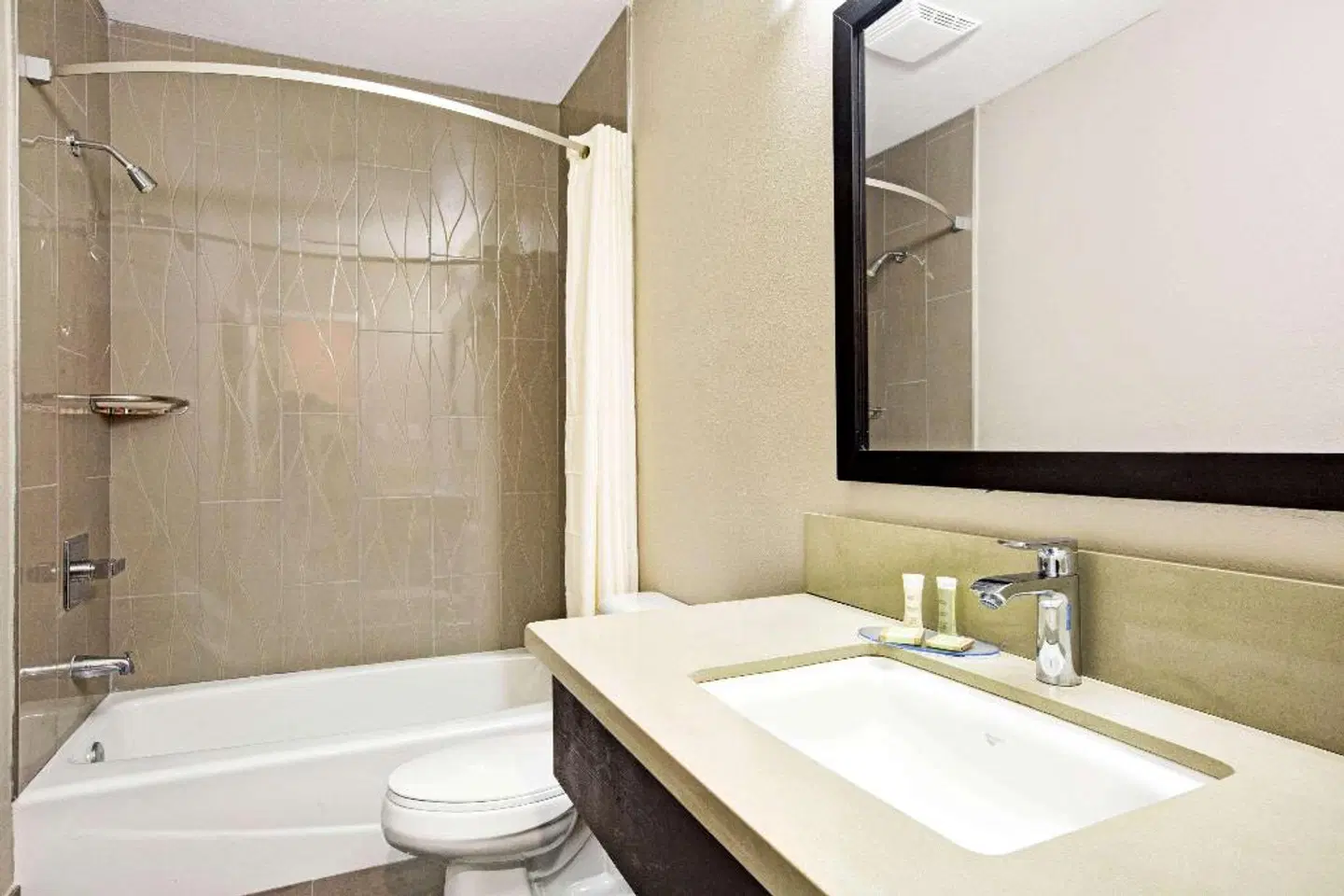 Skyways Hotel Badezimmer