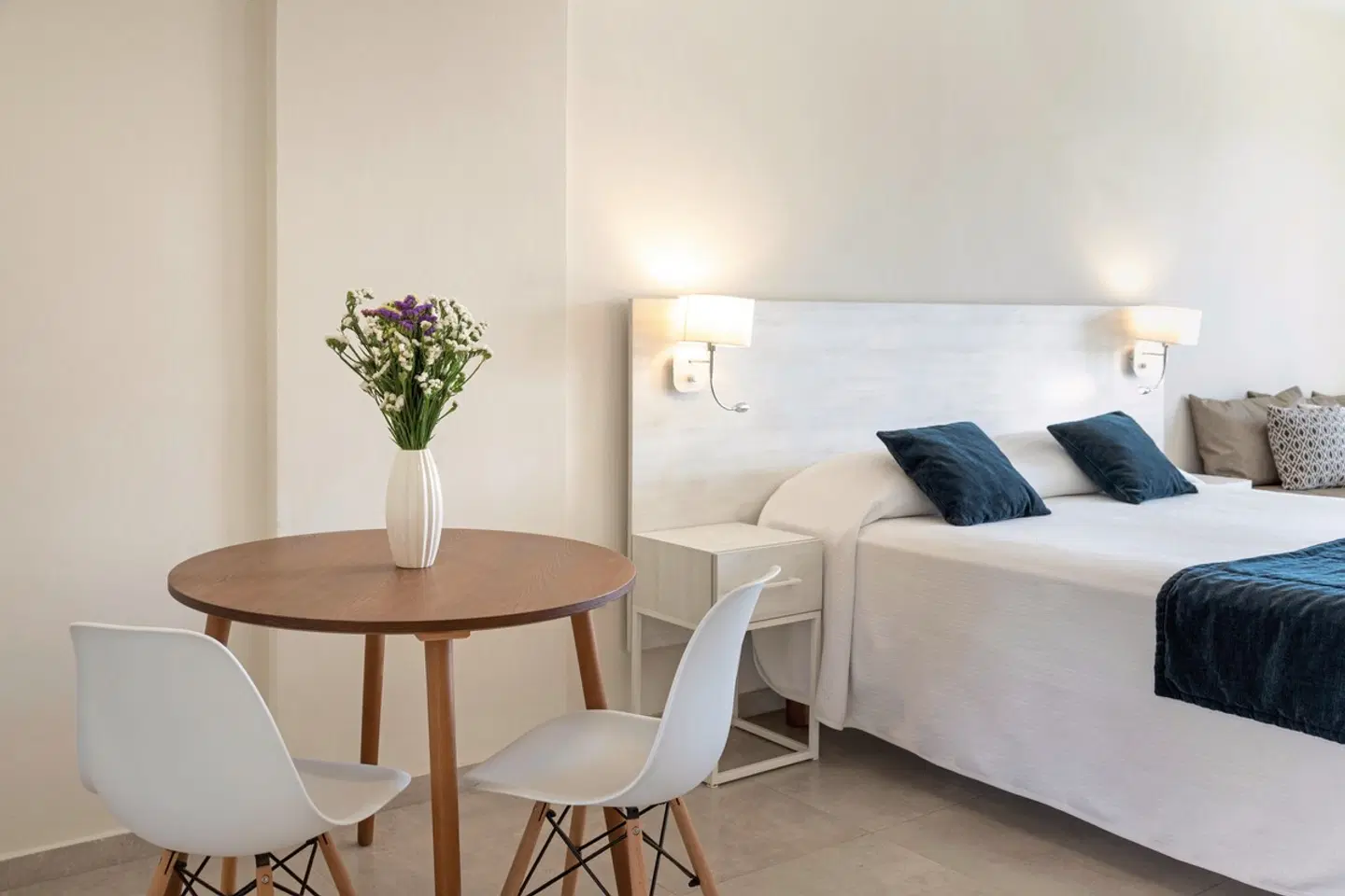 Louis Paphos Breeze ROOM_EXAMPLE